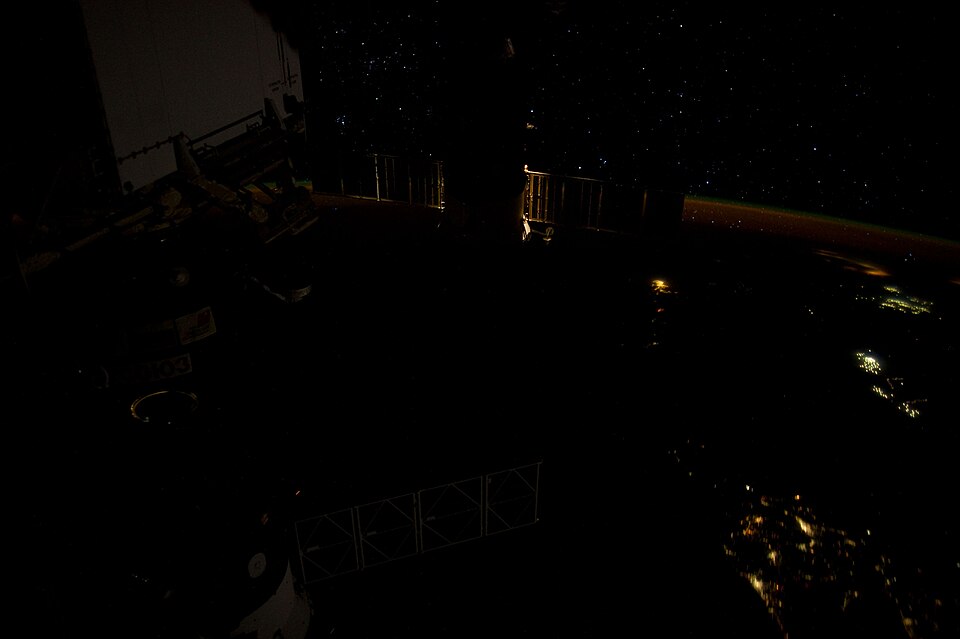 File:ISS030-E-187357 - View of Earth.jpg